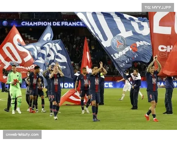 巴黎圣日耳曼提前三轮卫冕法甲冠军，姆巴佩帽子戏法锁定金靴